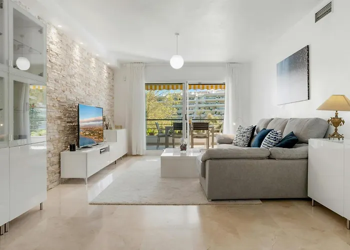 En Guadalmina Con Vistas Al Golf 아파트