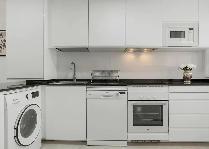 En Guadalmina Con Vistas Al Golf 아파트 마르베야