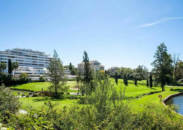 En Guadalmina Con Vistas Al Golf Lejlighed Marbella